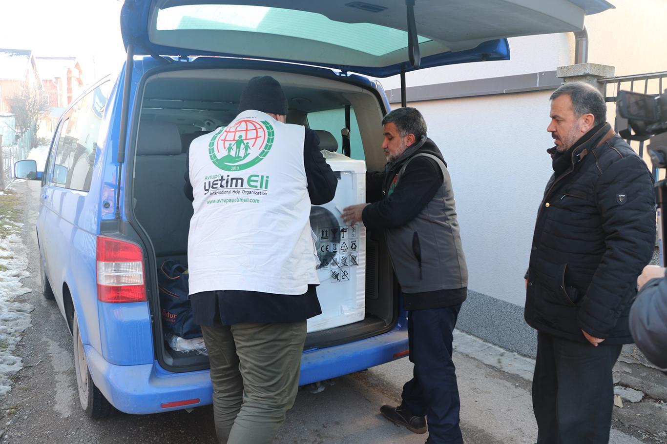The European Yetim Eli distributes aids in the Balkans